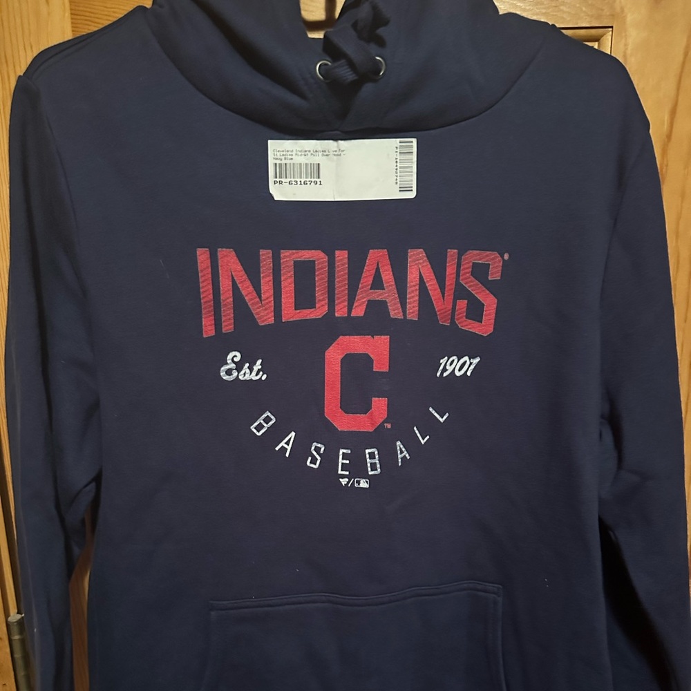 BRAND NEW Cleveland Indians Women’s Hoodie